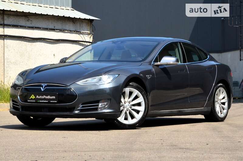 Tesla Model s (2016)