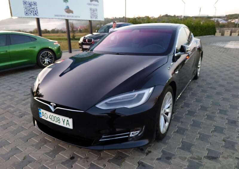 Tesla Model s (2018)
