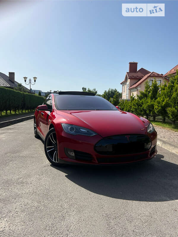 Tesla Model s (2014)