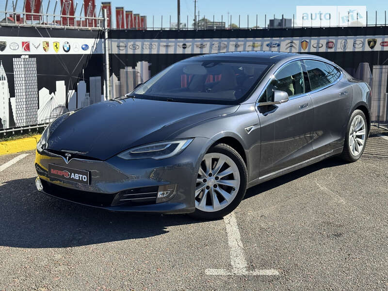 Tesla Model s (2016)
