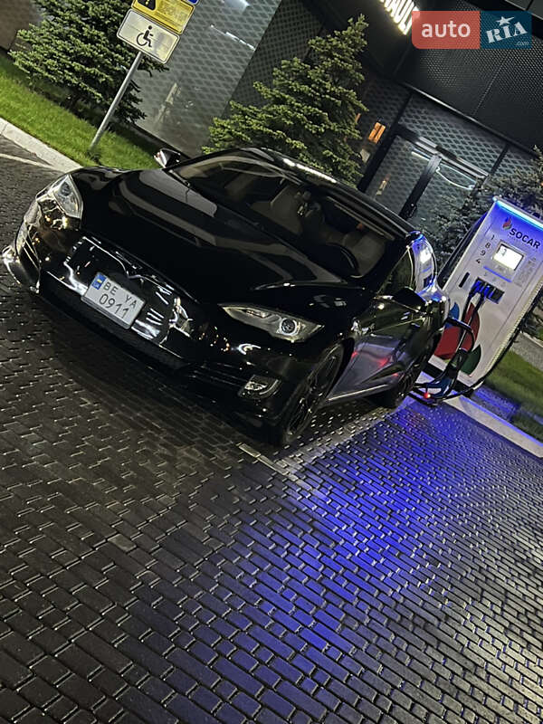 Tesla Model s (2013)