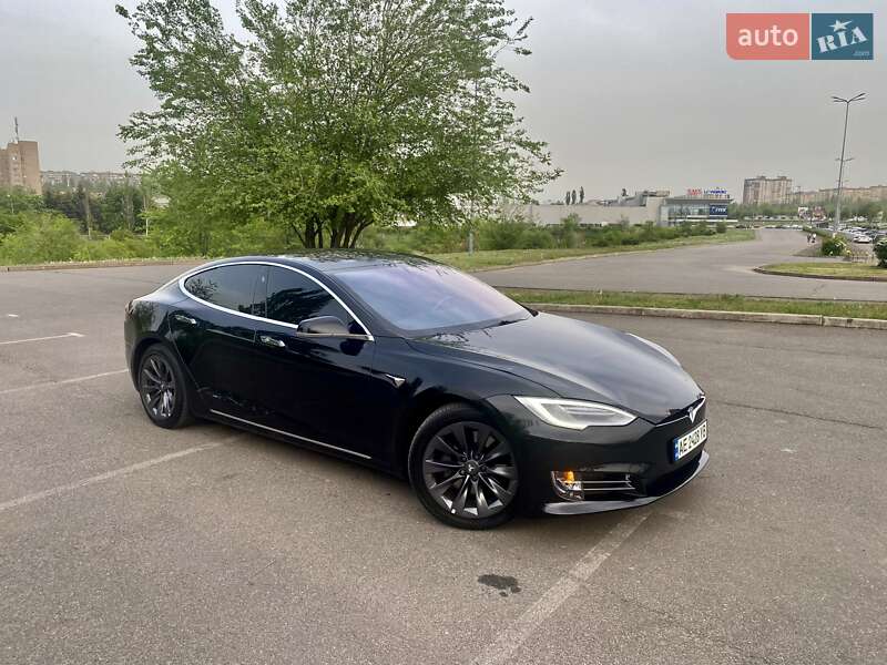 Tesla Model s (2020)
