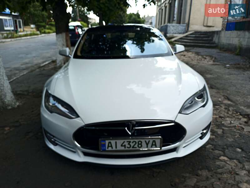 Tesla Model s (2013)