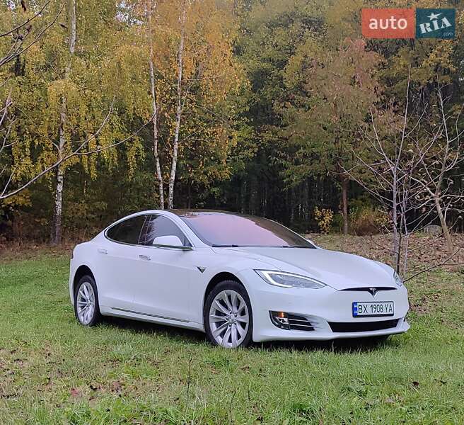 Tesla Model s (2019)