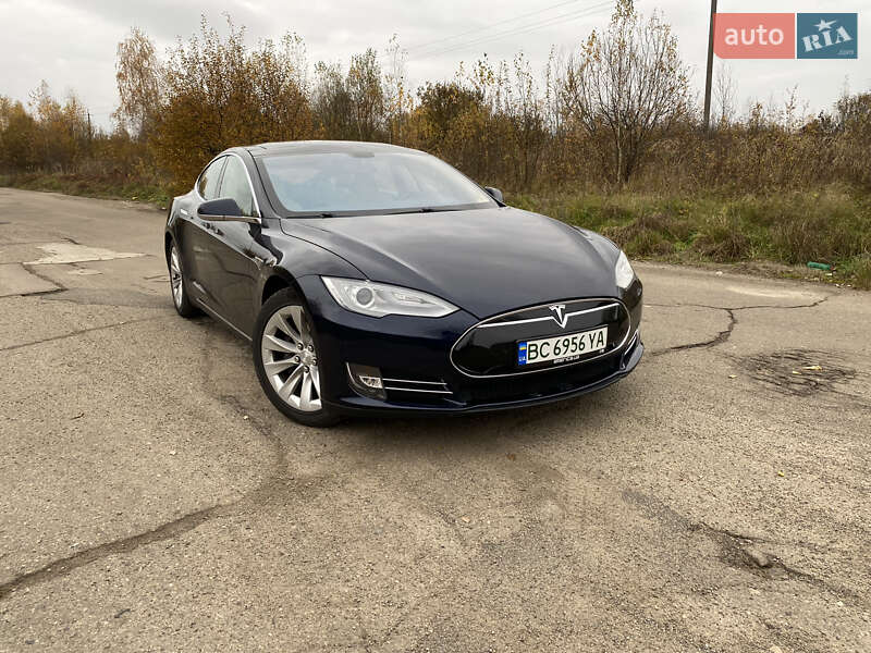 Tesla Model s (2013)