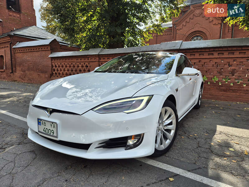 Tesla Model s (2016)