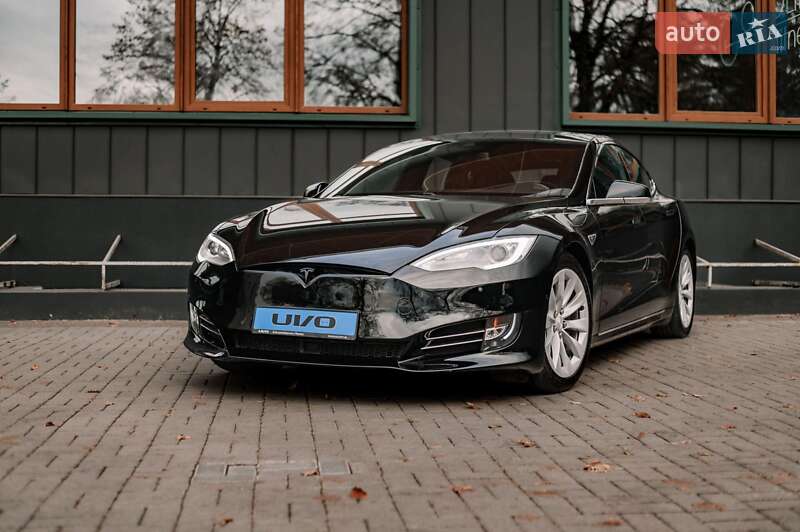 Tesla Model s (2016)