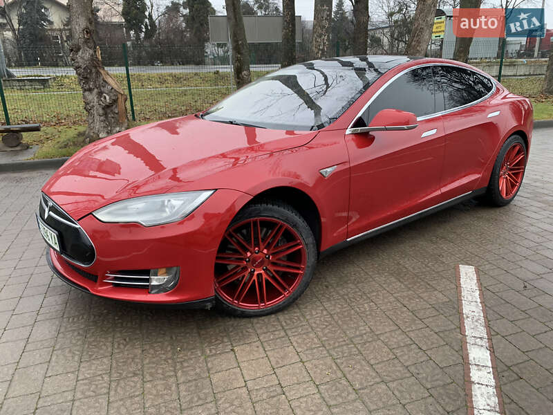 Tesla Model s (2013)
