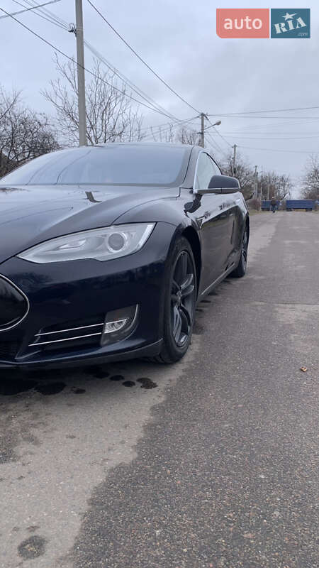 Tesla Model s (2013)