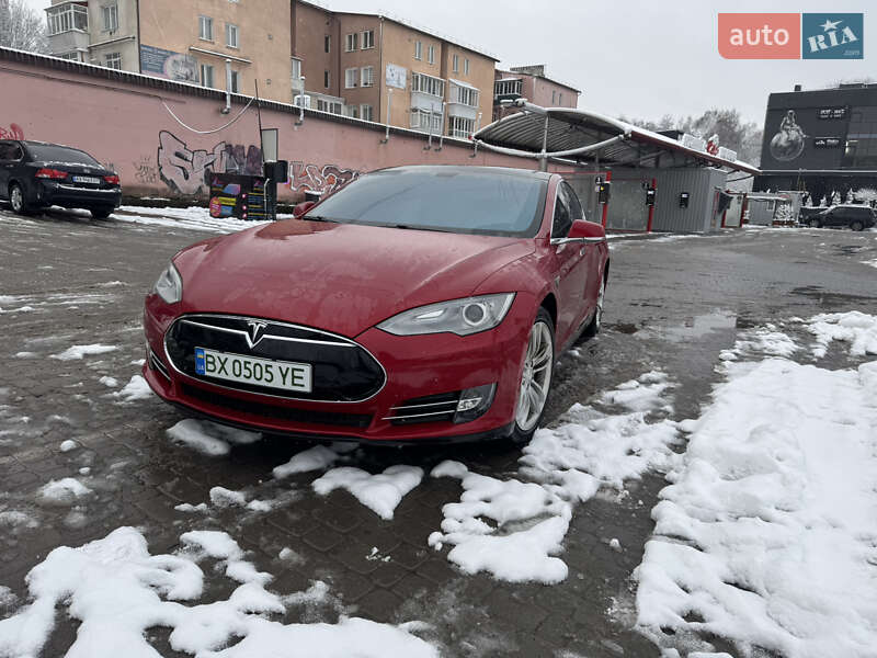 Tesla Model s (2013)
