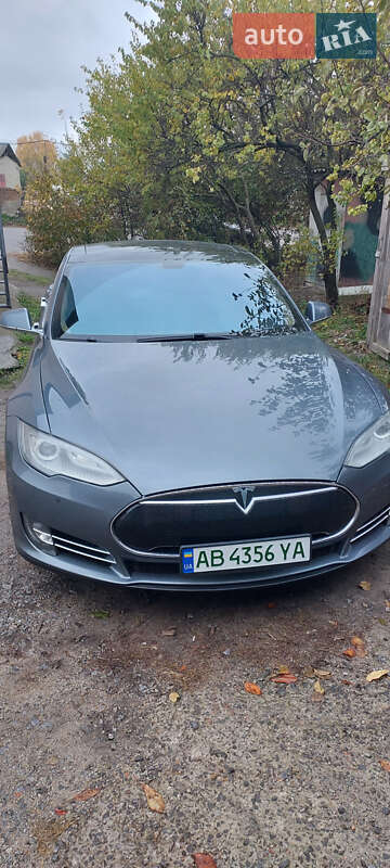 Tesla Model s (2014)