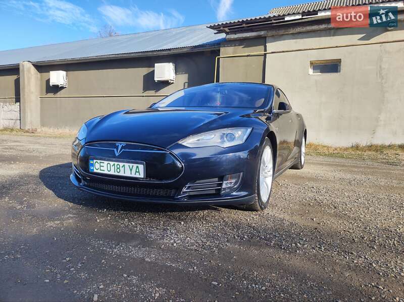 Tesla Model s (2014)