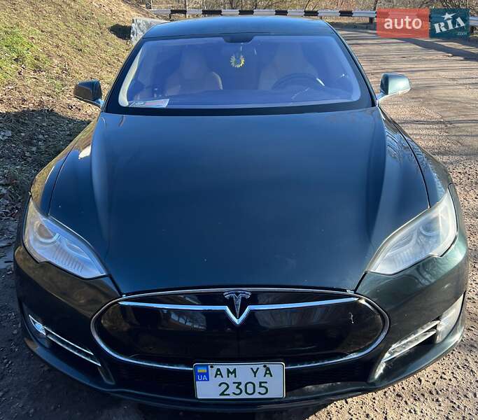 Tesla Model s (2012)