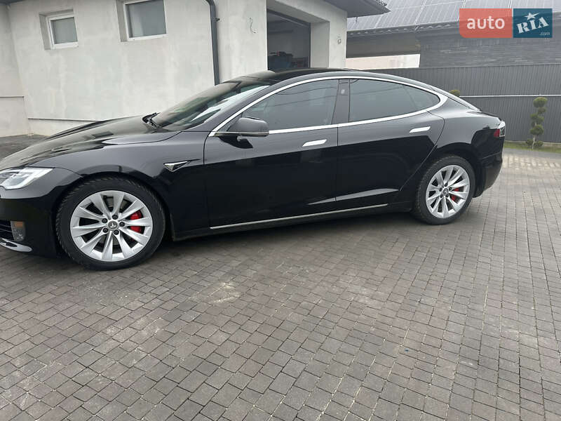 Tesla Model s (2016)