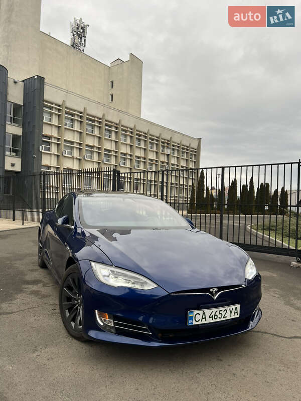 Tesla Model s (2017)