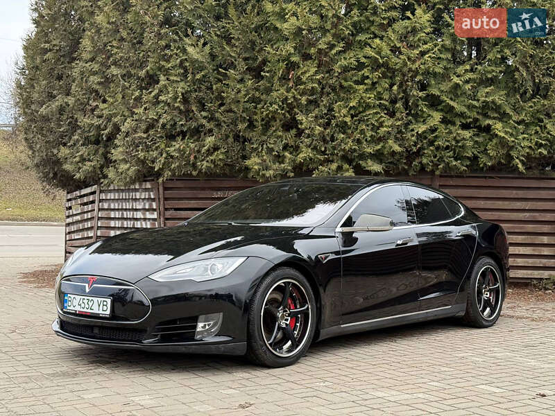 Tesla Model s (2016)