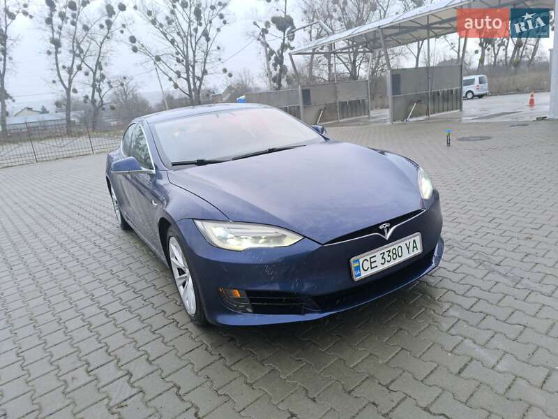 Tesla Model s (2017)