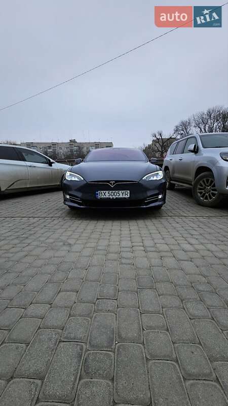 Tesla Model s (2018)
