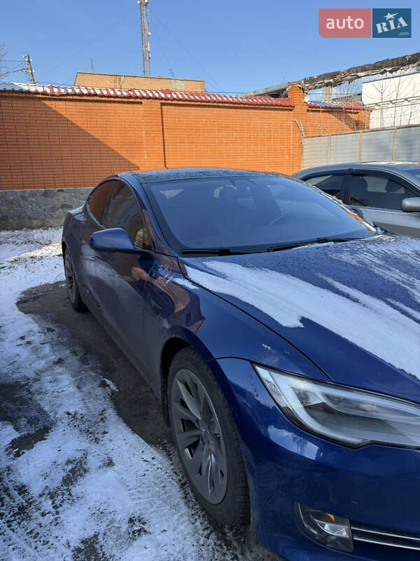 Tesla Model s (2020)