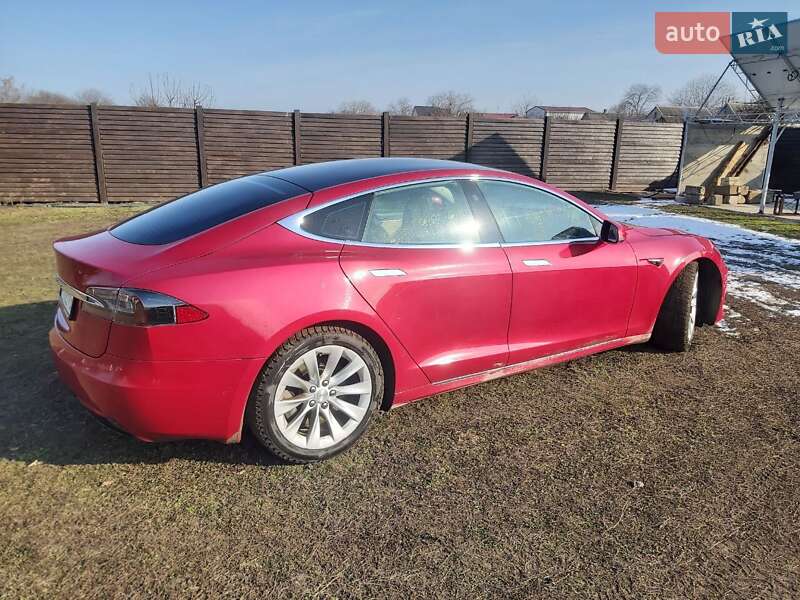 Tesla Model s (2017)