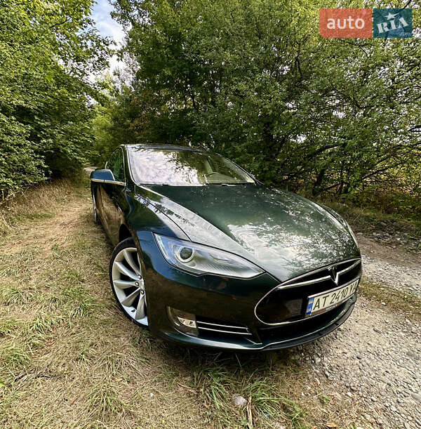 Tesla Model s (2013)