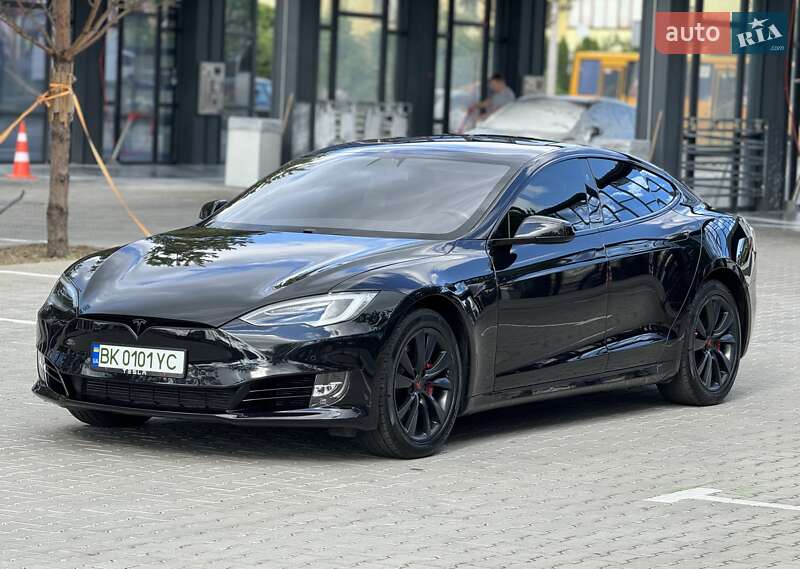 Tesla Model s (2018)