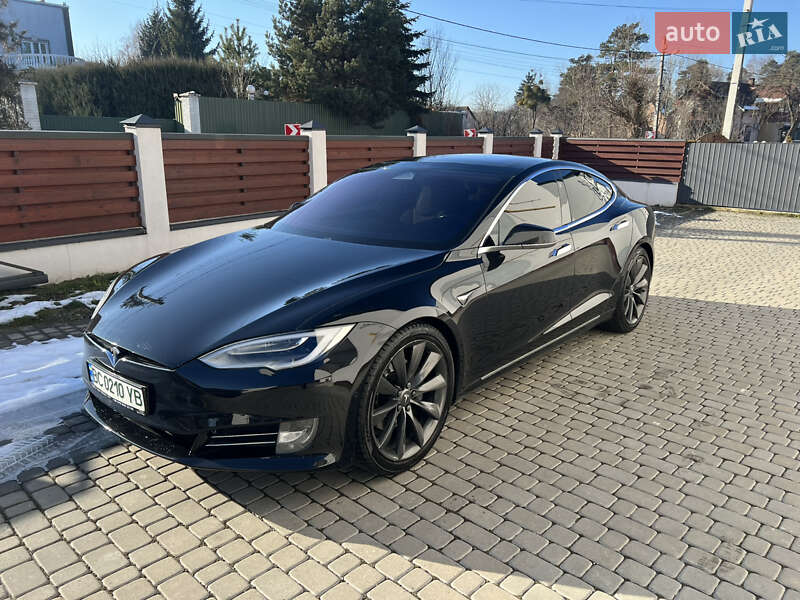 Tesla Model s (2017)