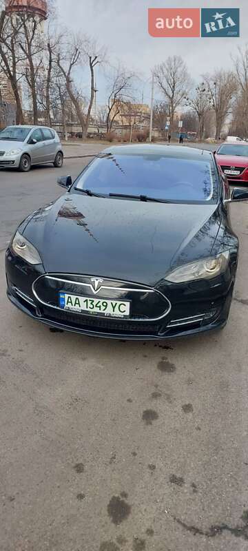 Tesla Model s (2014)