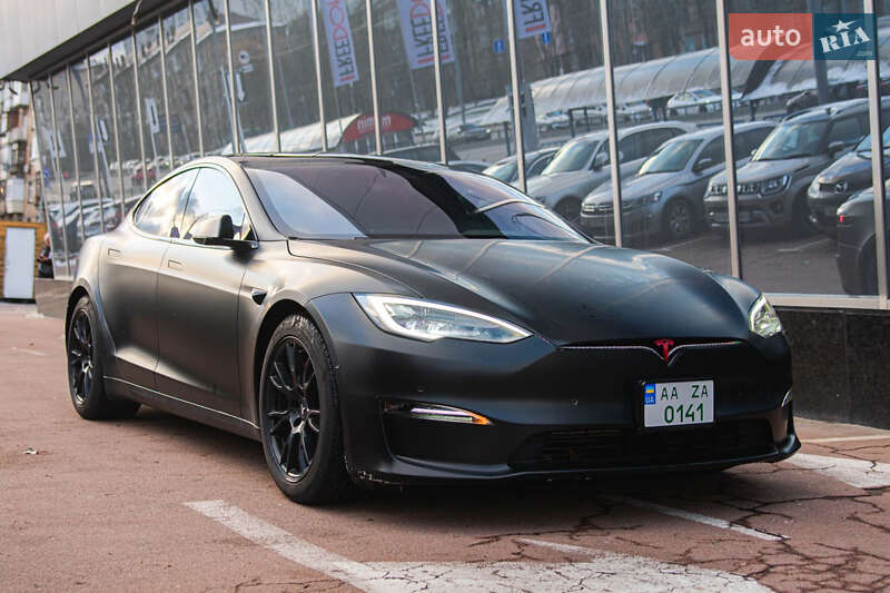 Tesla Model s (2021)