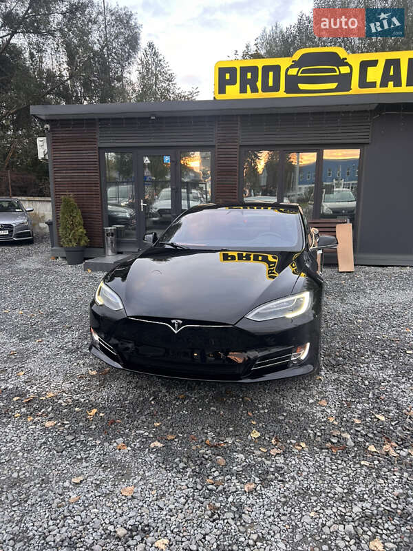 Tesla Model s (2016)