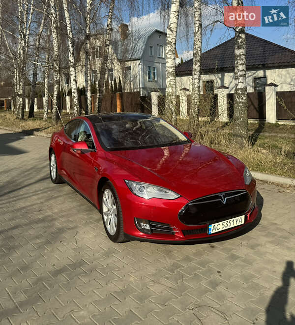 Tesla Model s (2013)