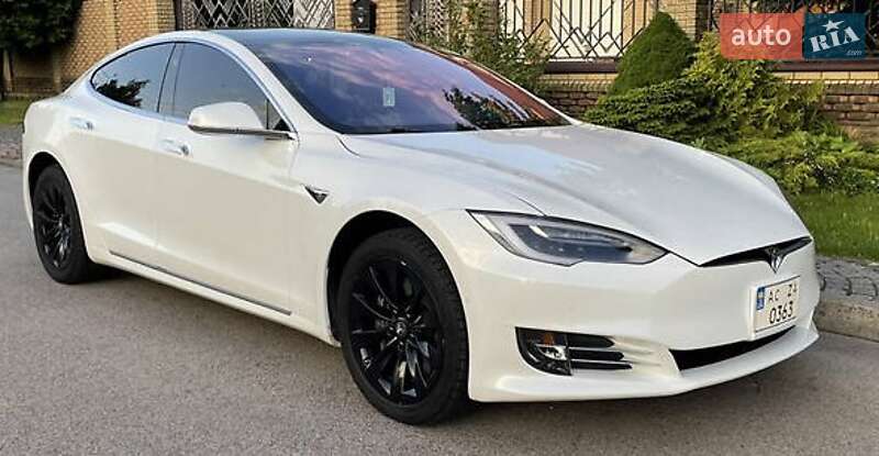 Tesla Model s (2018)