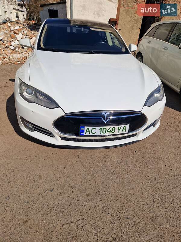 Tesla Model s (2014)