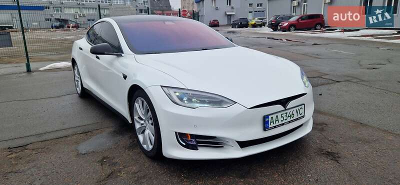 Tesla Model s (2017)