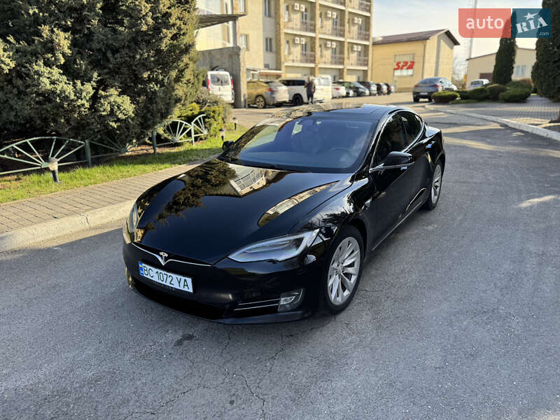 Tesla Model s (2018)