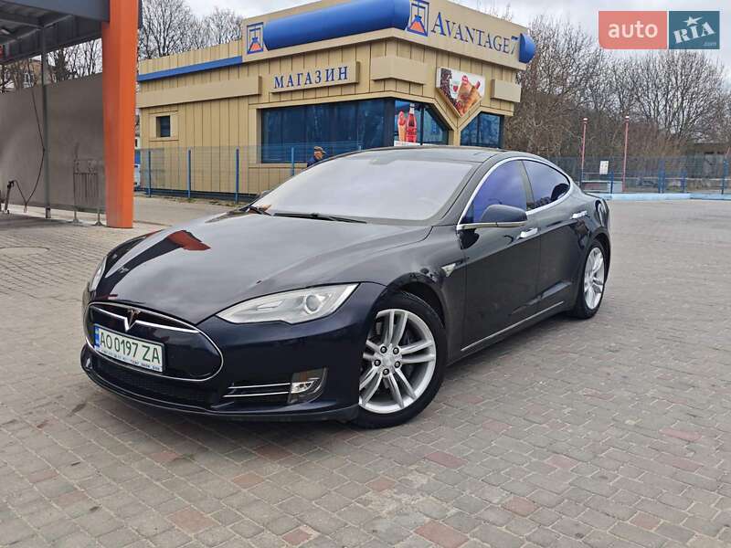 Tesla Model s (2014)