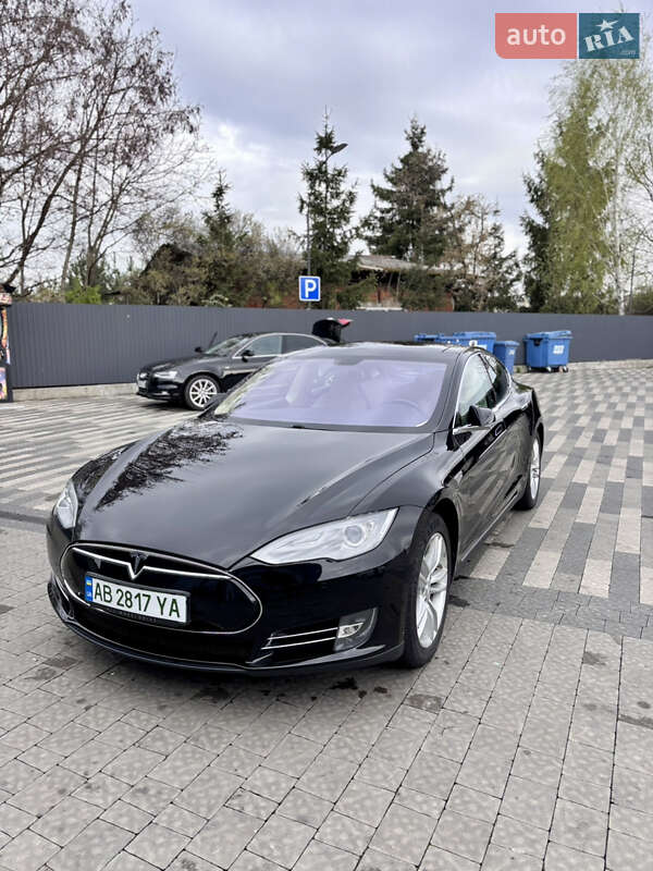 Tesla Model s (2014)