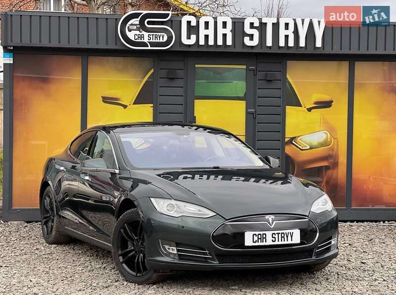 Tesla Model s (2014)