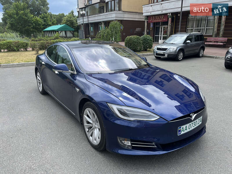 Tesla Model s (2018)