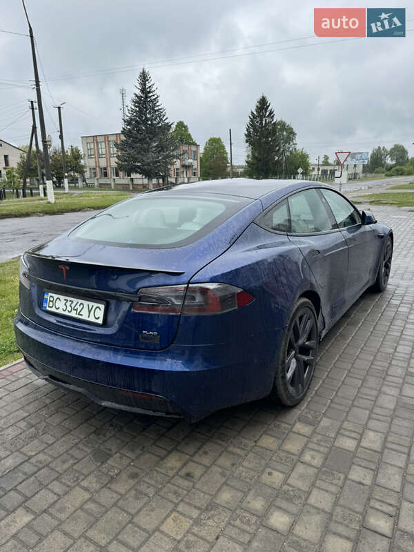 Tesla Model s (2021)