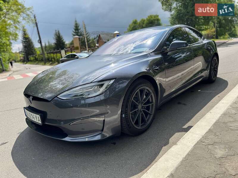 Tesla Model s (2021)