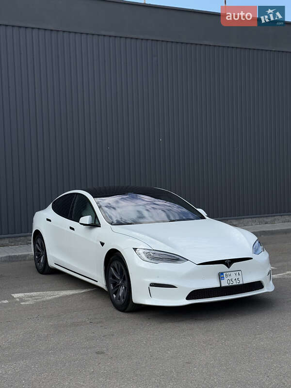 Tesla Model s (2019)