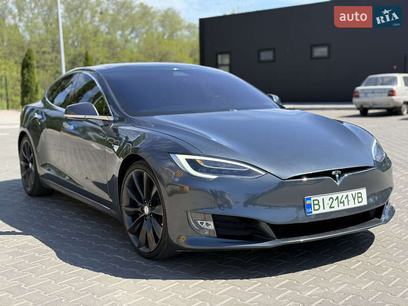 Tesla Model s (2017)