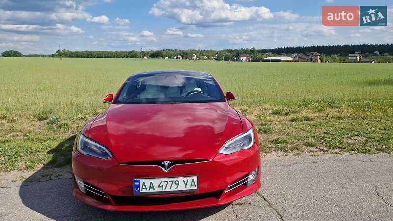 Tesla Model s (2017)