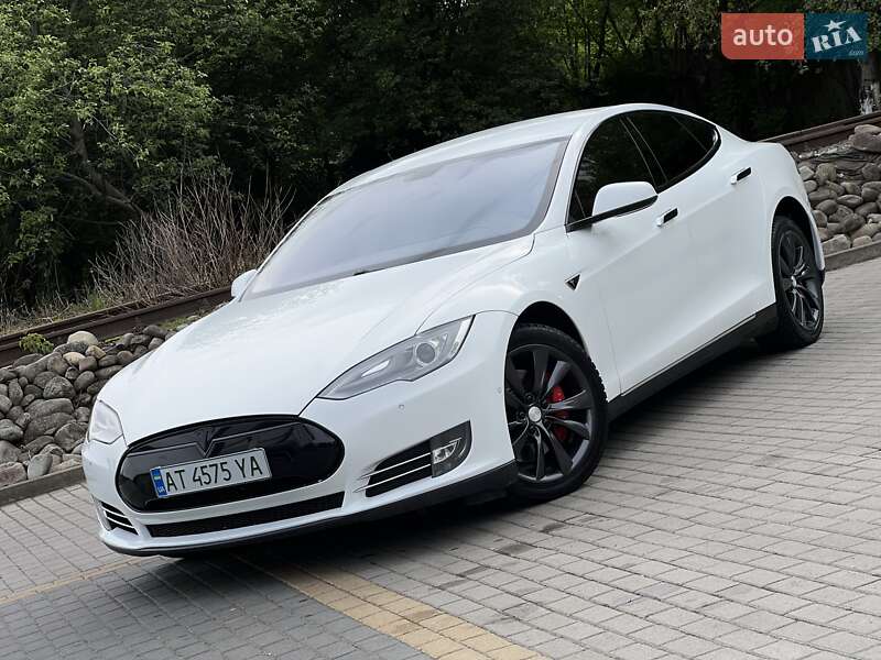 Tesla Model s (2014)