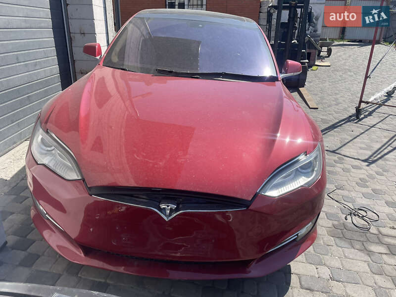 Tesla Model s (2013)