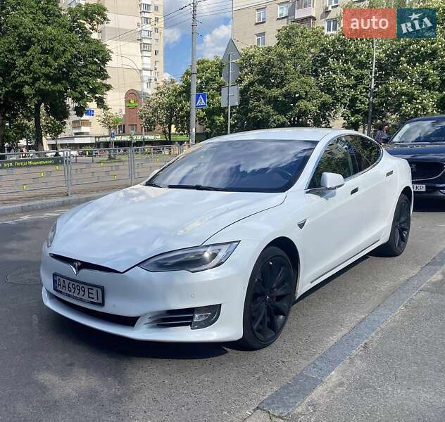 Tesla Model s (2016)