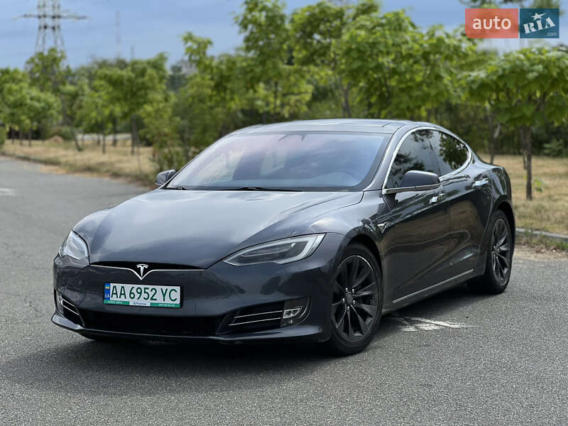 Tesla Model s (2016)