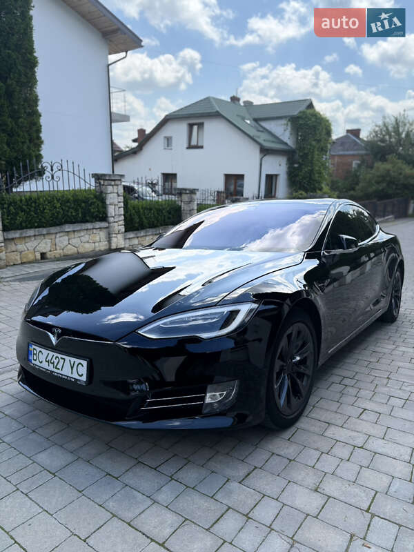 Tesla Model s (2017)