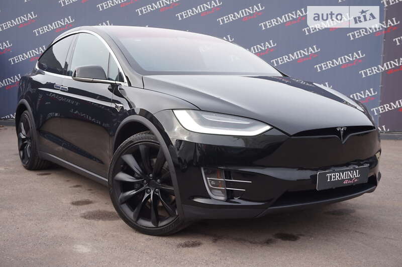Tesla Model x (2020)